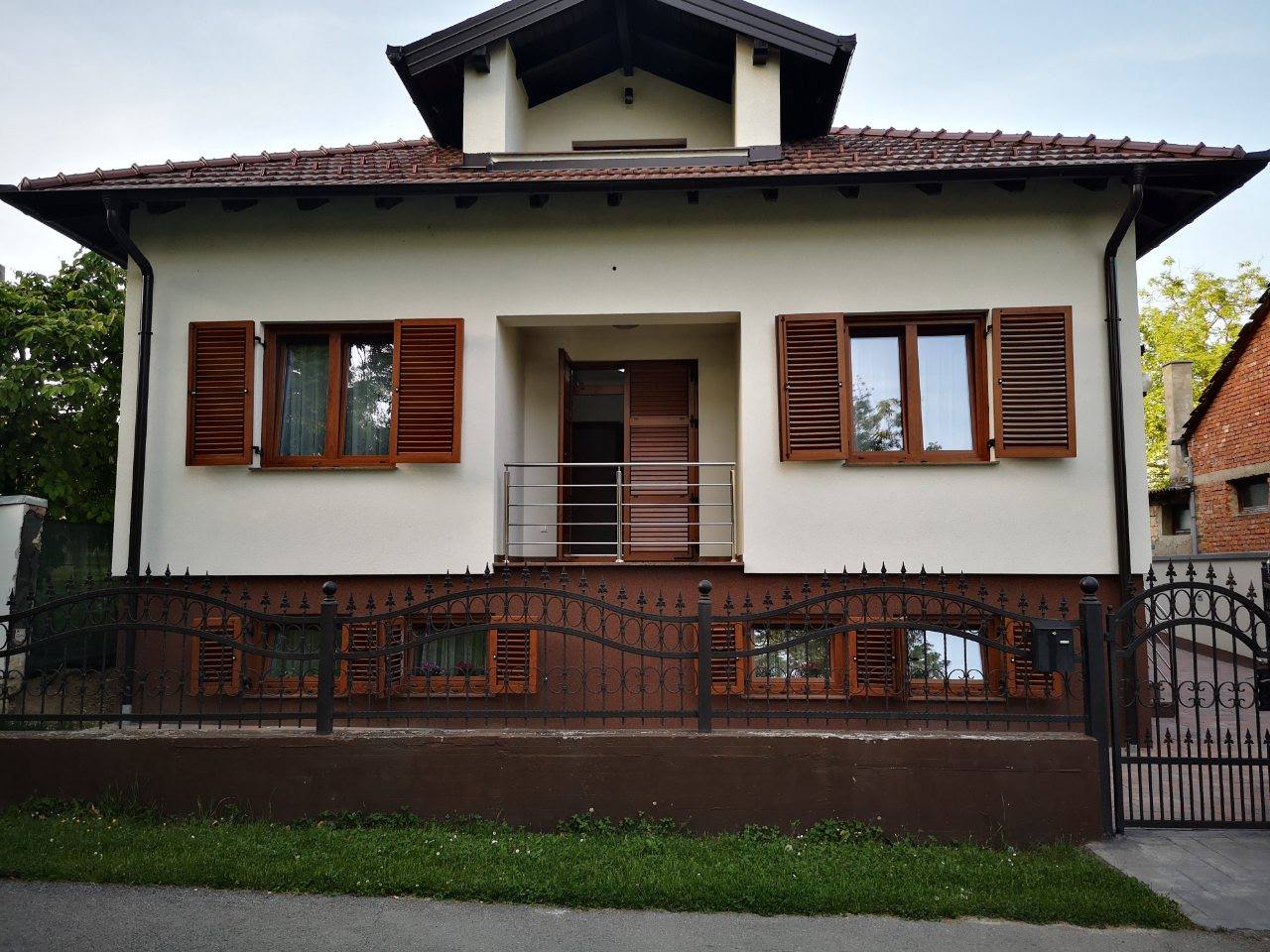 PVC stolarija sa griljama