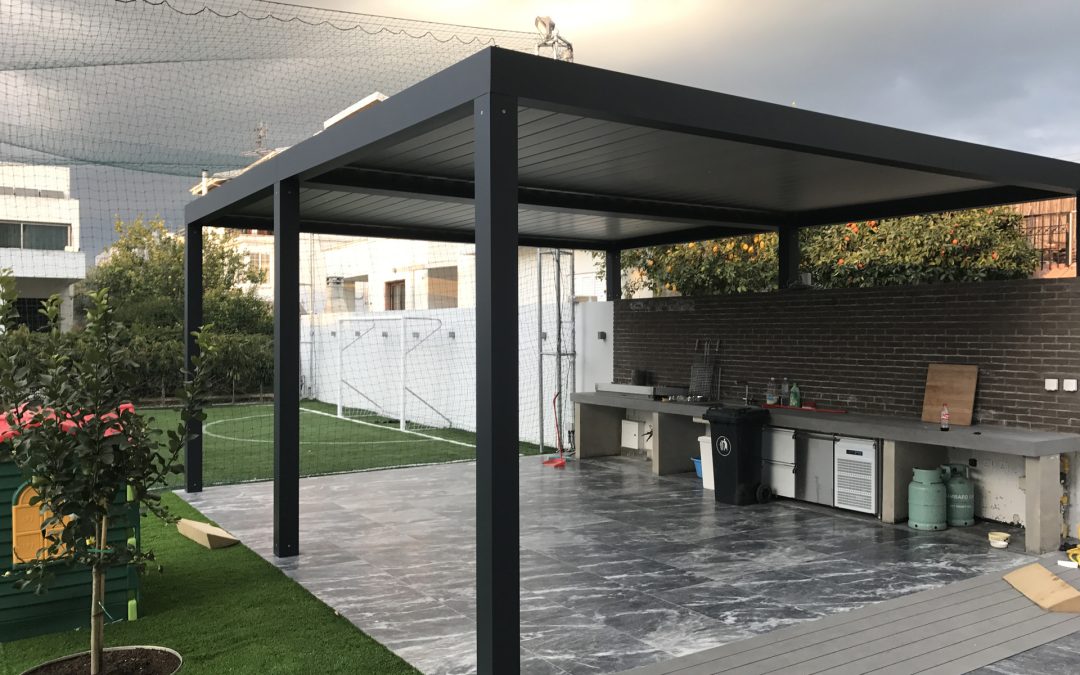 Pergola Sunbreaker 500