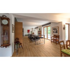 PVC pod HRAST SÄGERAU